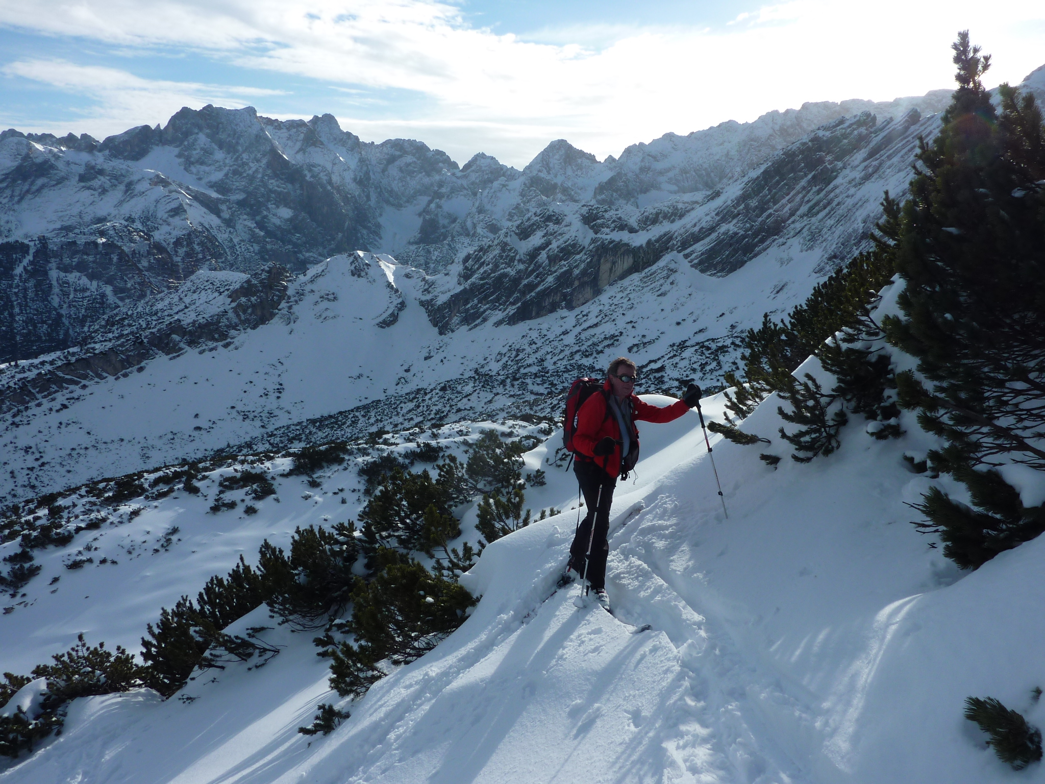 Spitzkehre vor grosser Kulisse Spitzkehre vor grosser Kulisse
